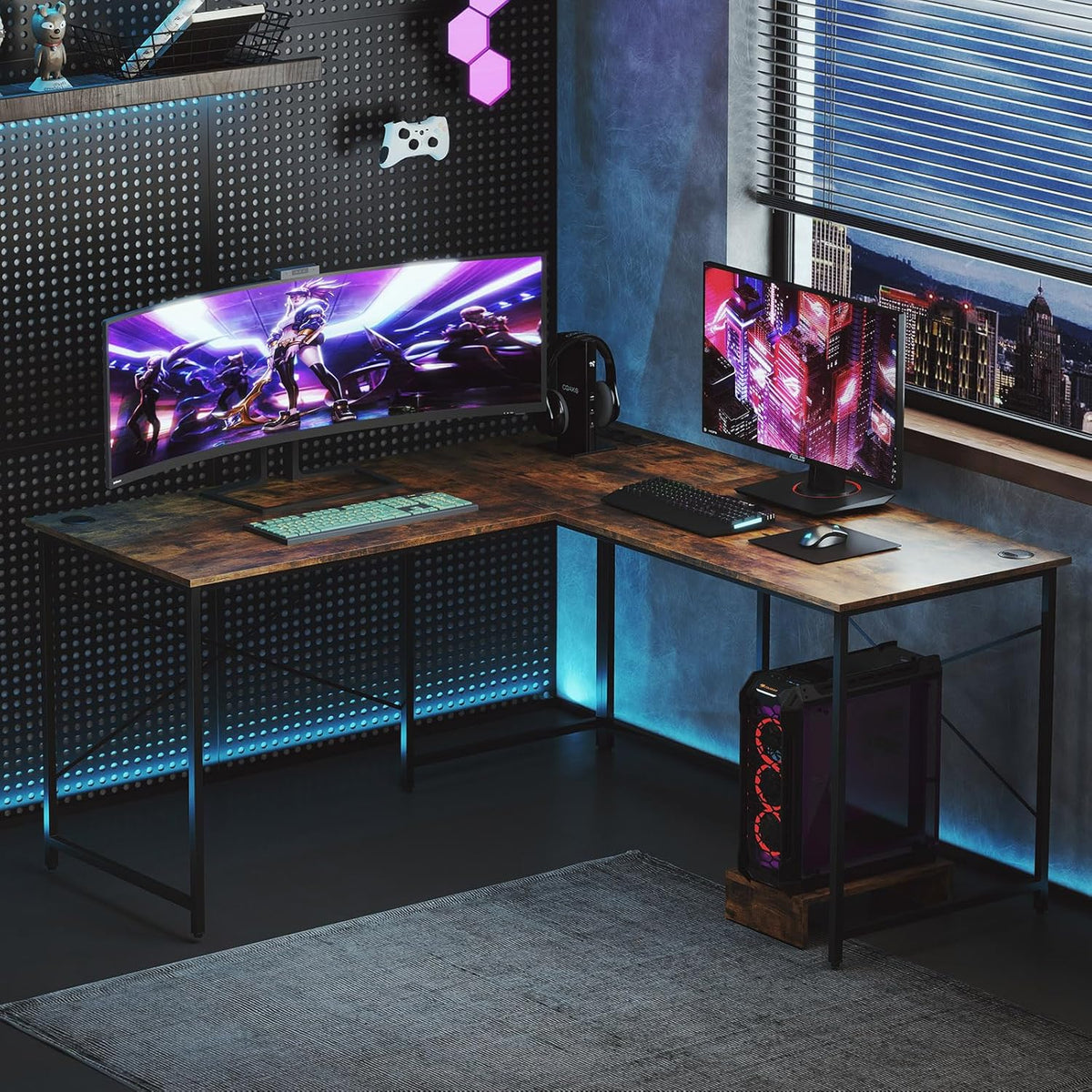 Giantex 150 cm Reversible L-Shaped Desk with Built-in Power Strip