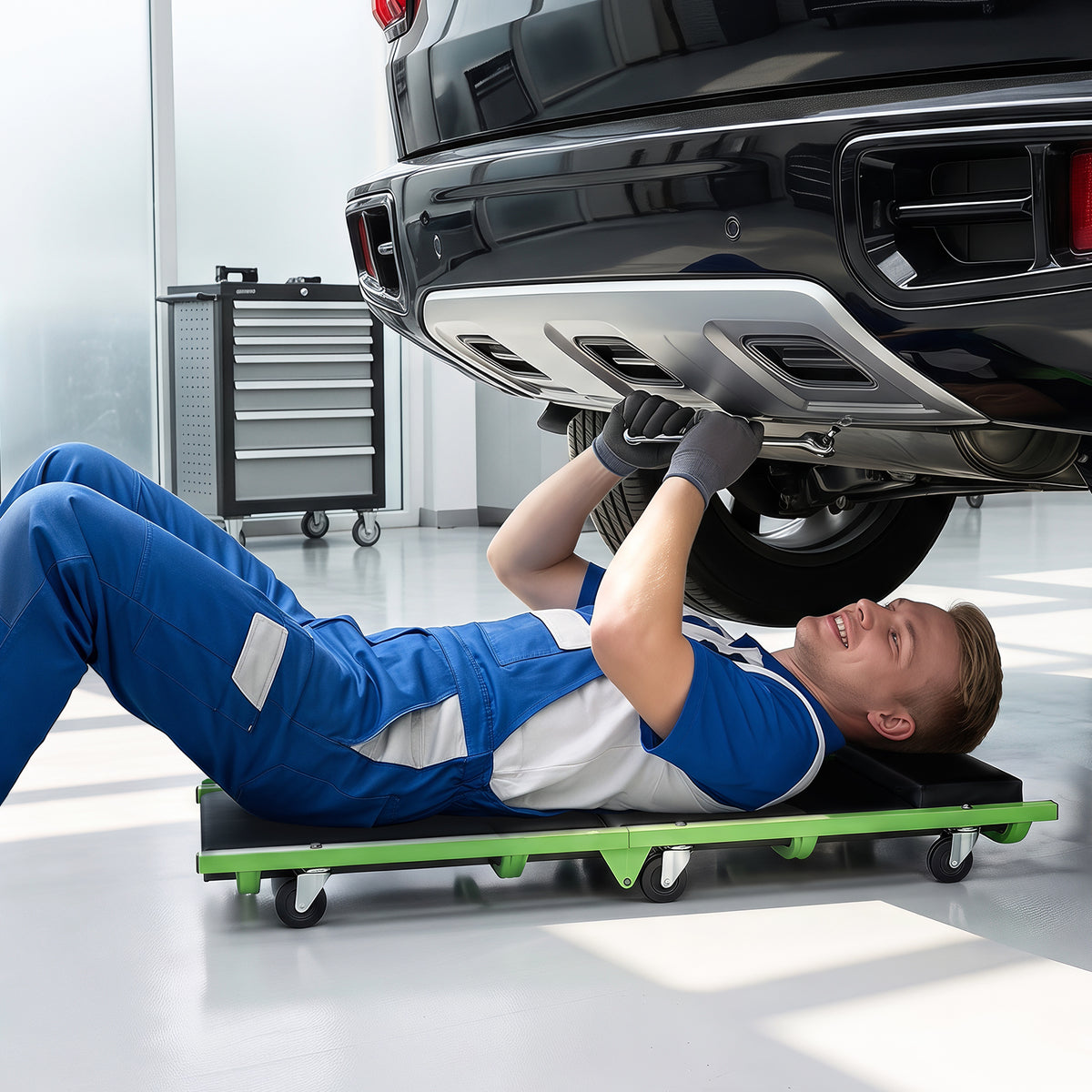 Foldable Automotive Creeper with 360° Swivel Wheels