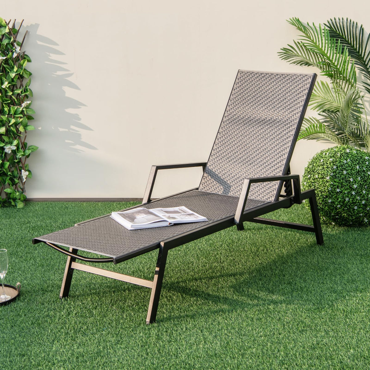 Wicker Outdoor Chaise Lounge, Rattan Garden Sun Lounge Chair w/5 Adjustable Backrest Heights