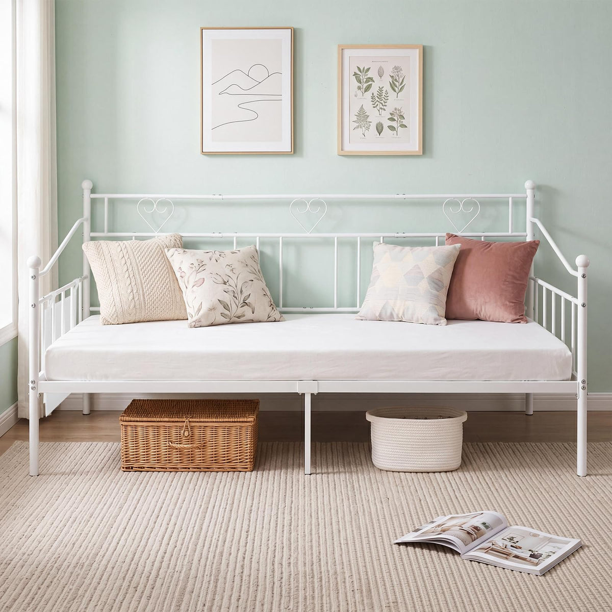 Giantex Single Daybed, Metal Sofa Day Bed w/Storage Pocket